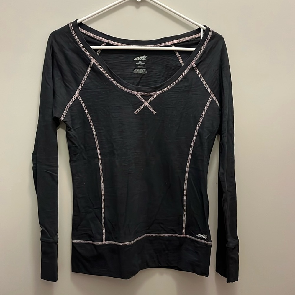 AVIA long sleeve top, size small. Midnight blue with pink stitching. New.
